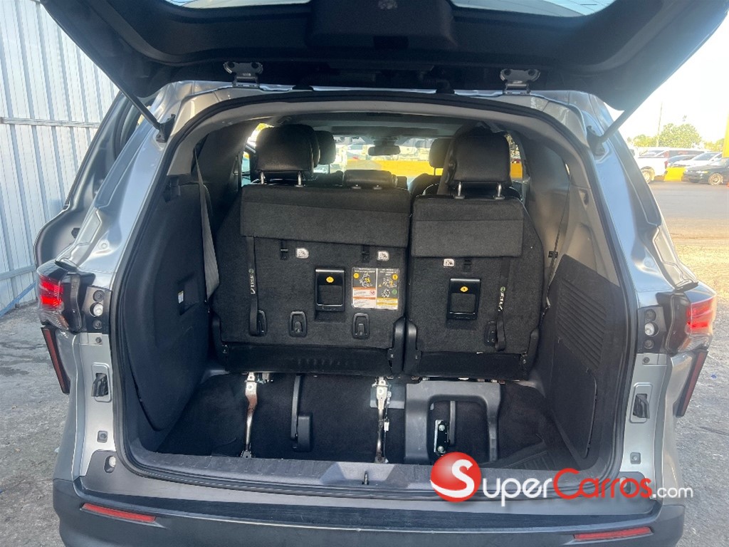 2021 Toyota Sienna LE — foto 10 / 12