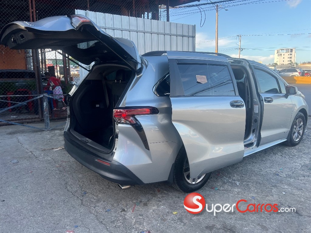 2021 Toyota Sienna LE — foto 12 / 12