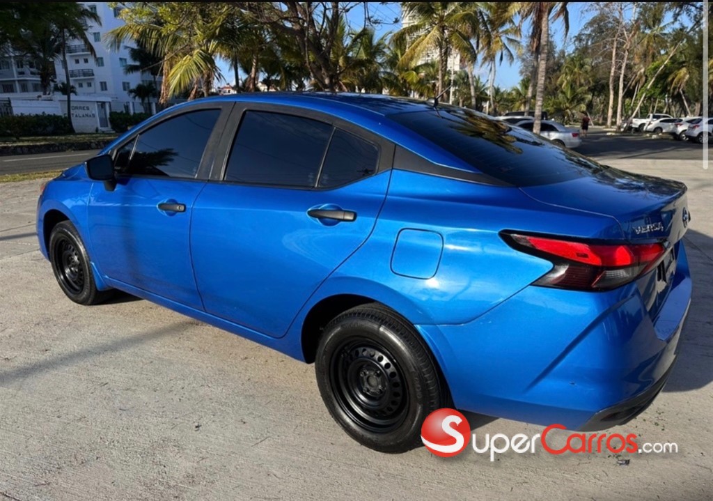 2020 Nissan Versa — foto 4 / 10