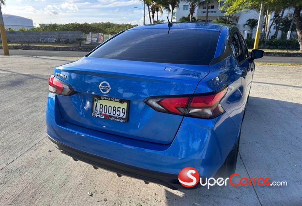 2020 Nissan Versa — foto 6 / 10