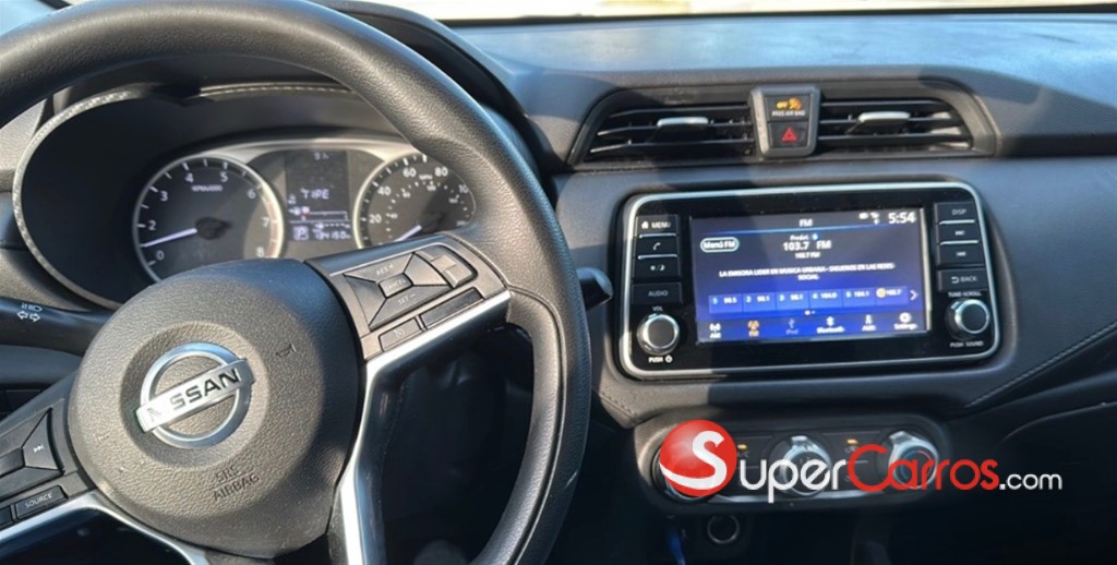 2020 Nissan Versa — foto 8 / 10