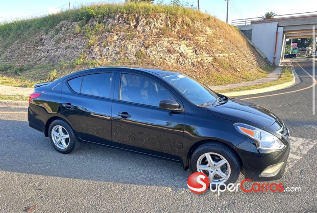 2019 Nissan Versa — foto 4 / 9