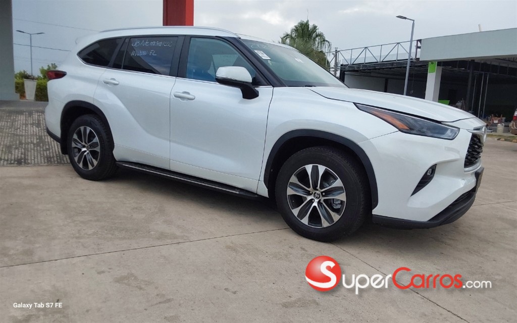 2023 Toyota Grand Highlander XLE — foto 2 / 8