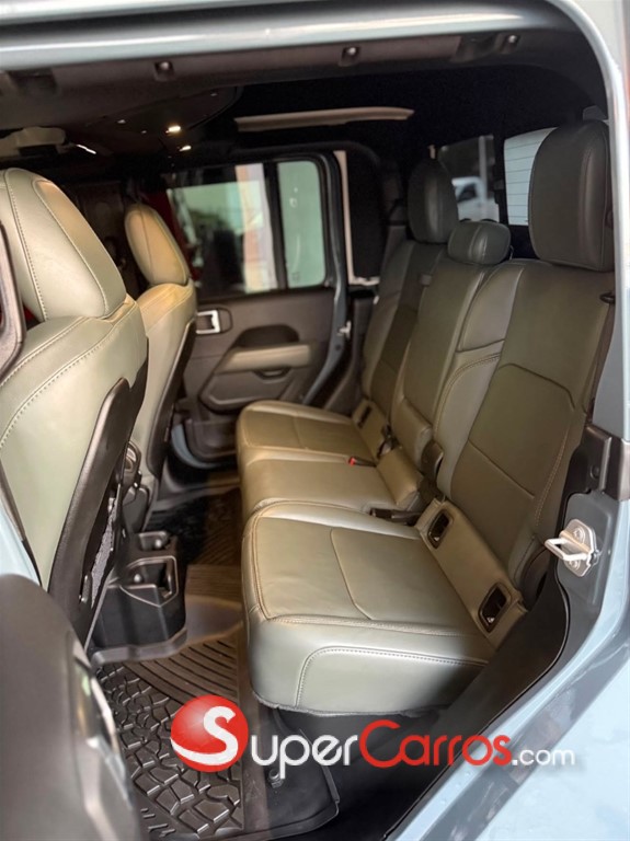 2025 Jeep Gladiator Mojave — foto 9 / 12