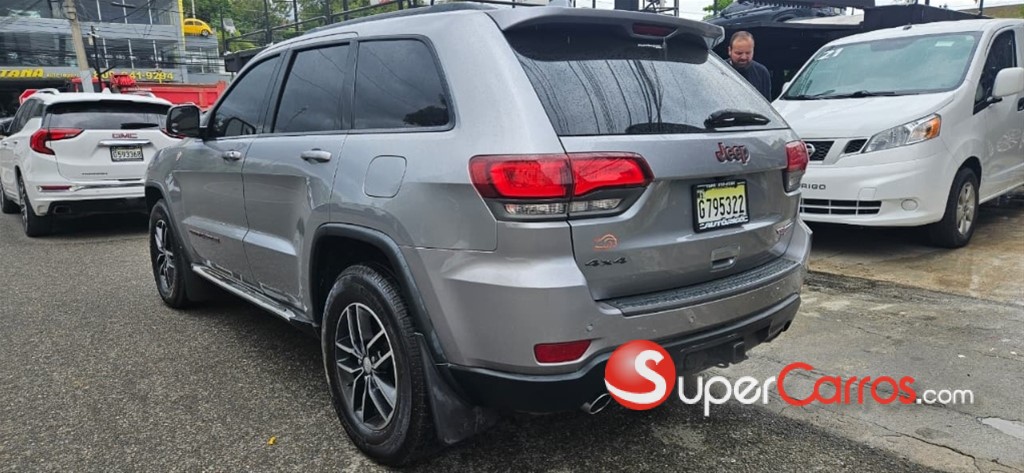 2017 Jeep Cherokee Trailhawk — foto 7 / 7