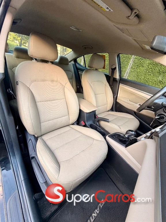 2020 Hyundai Elantra SEL — foto 4 / 8