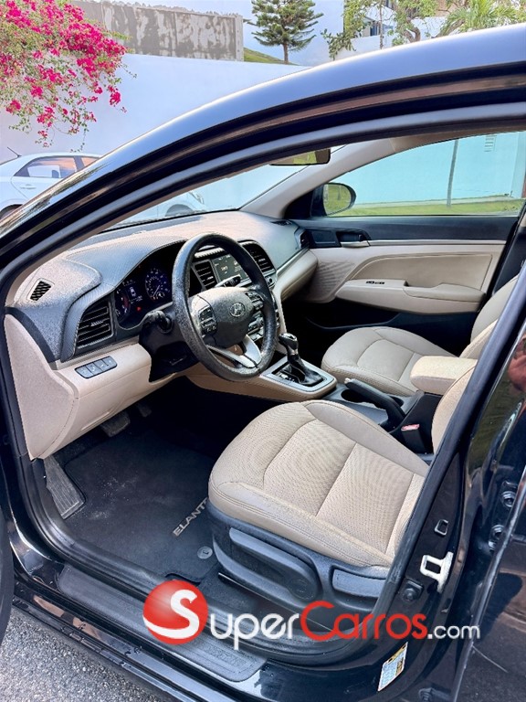 2020 Hyundai Elantra SEL — foto 5 / 8