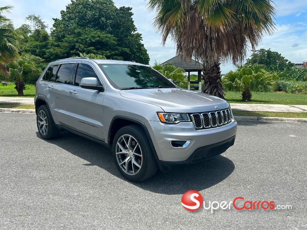 2017 Jeep Grand Cherokee Laredo — foto 3 / 12
