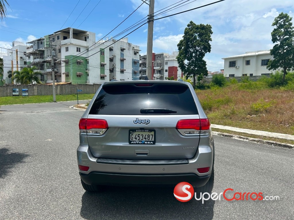 2017 Jeep Grand Cherokee Laredo — foto 4 / 12
