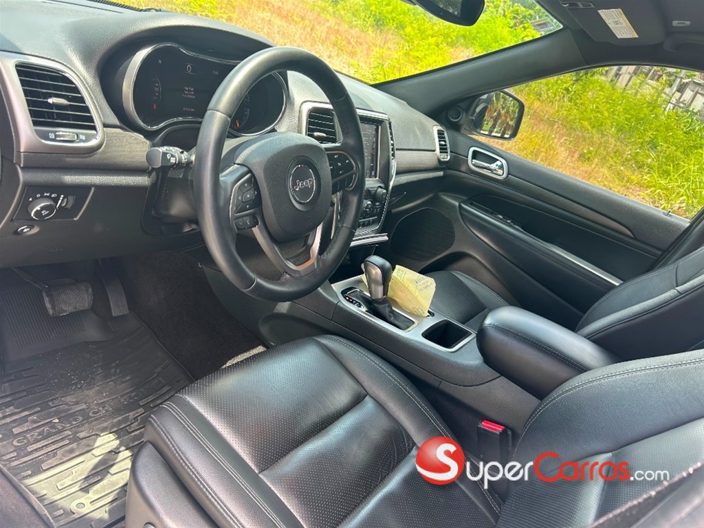 2017 Jeep Grand Cherokee Laredo — foto 8 / 12