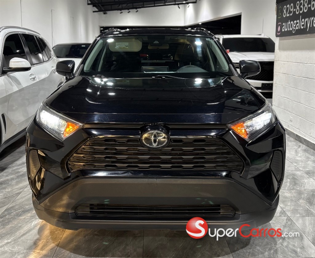 2021 Toyota RAV4 LE — foto 2 / 9