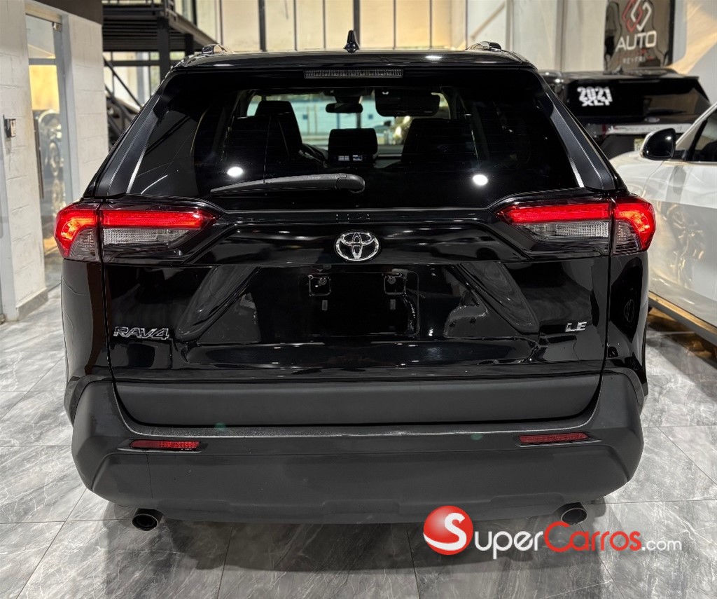 2021 Toyota RAV4 LE — foto 3 / 9