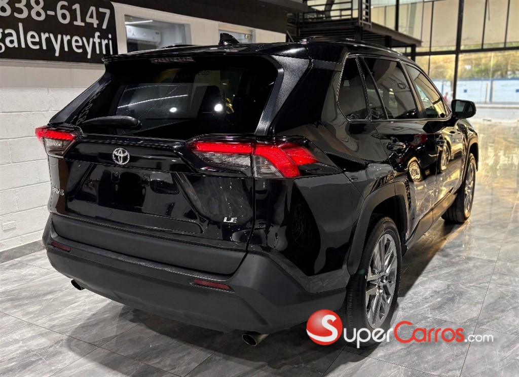 2021 Toyota RAV4 LE — foto 4 / 9