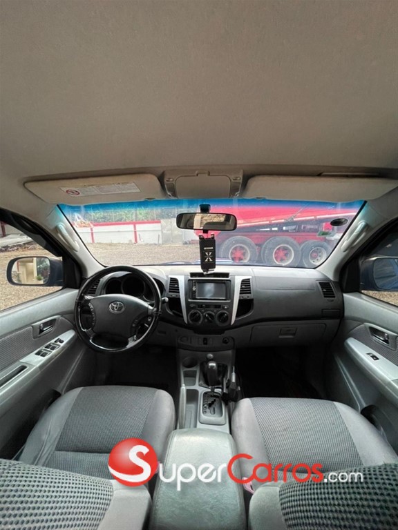 2010 Toyota Hilux — foto 9 / 11