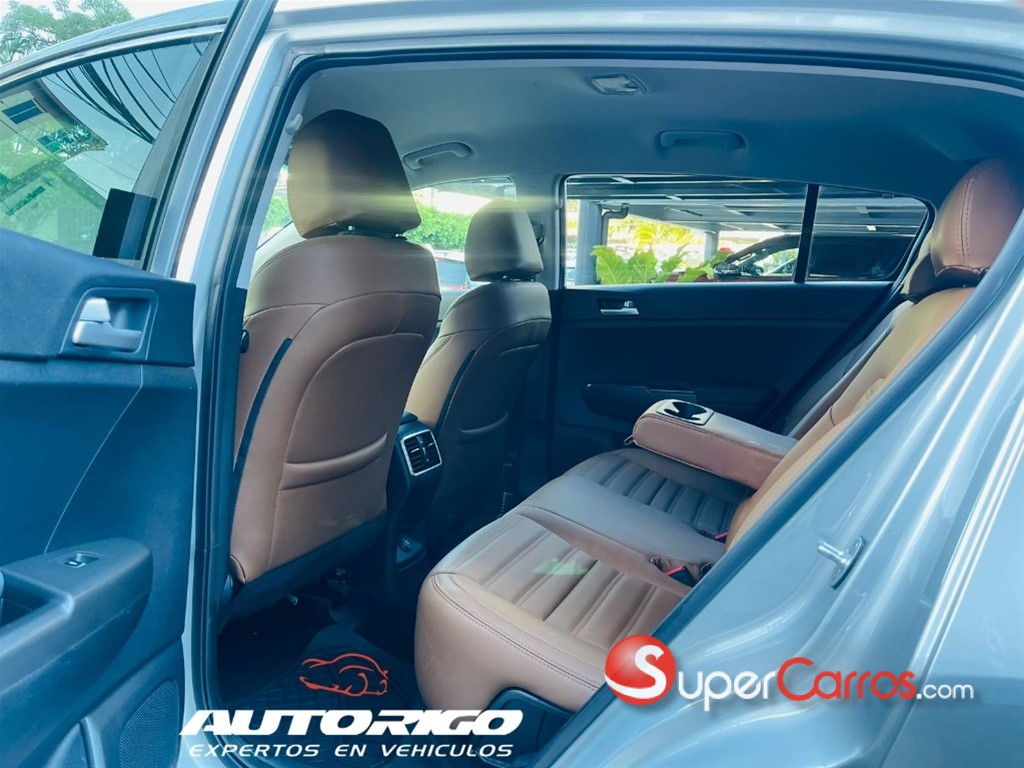 2020 Kia Sportage LX — foto 9 / 12
