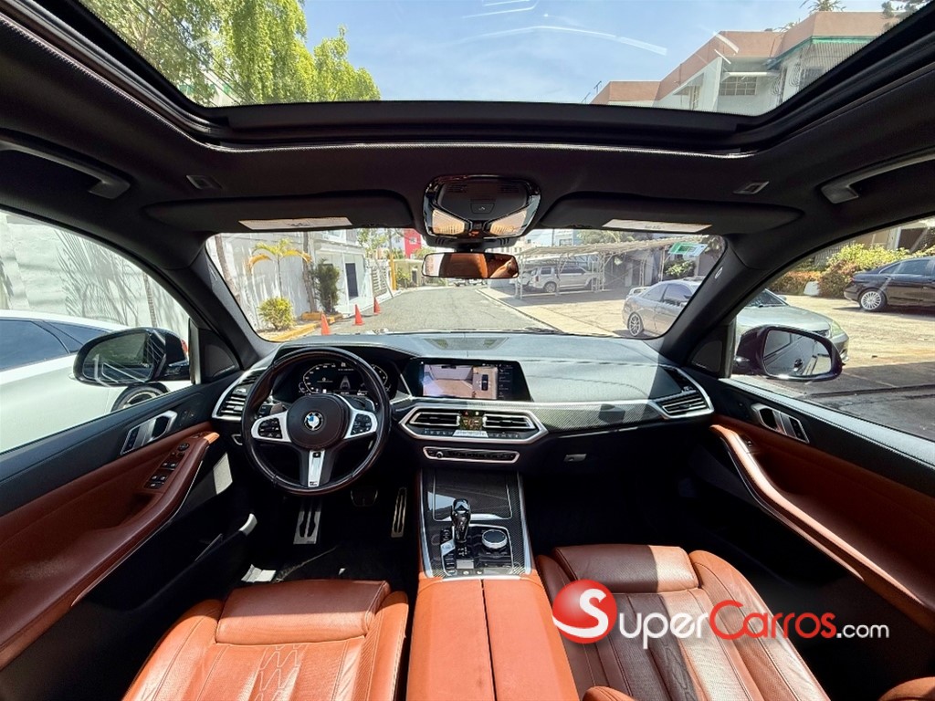 2021 BMW X 5 M50i — foto 7 / 12