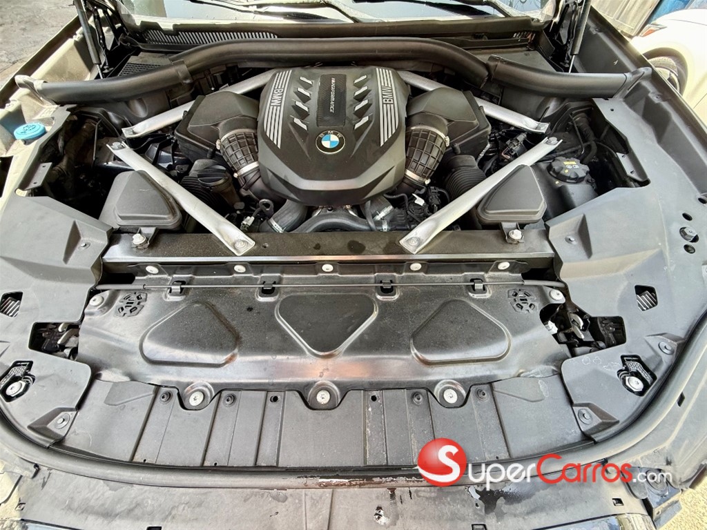 2021 BMW X 5 M50i — foto 9 / 12