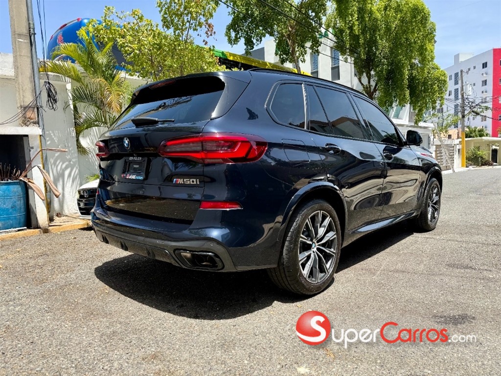 2021 BMW X 5 M50i — foto 11 / 12