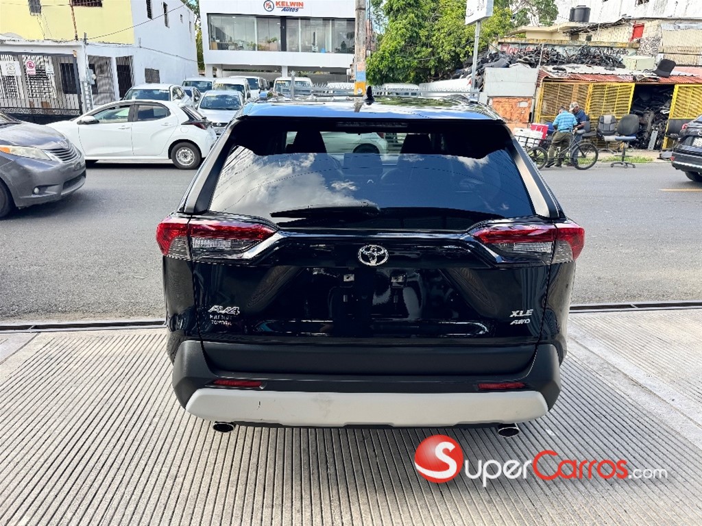 2020 Toyota RAV4 XLE — foto 5 / 11