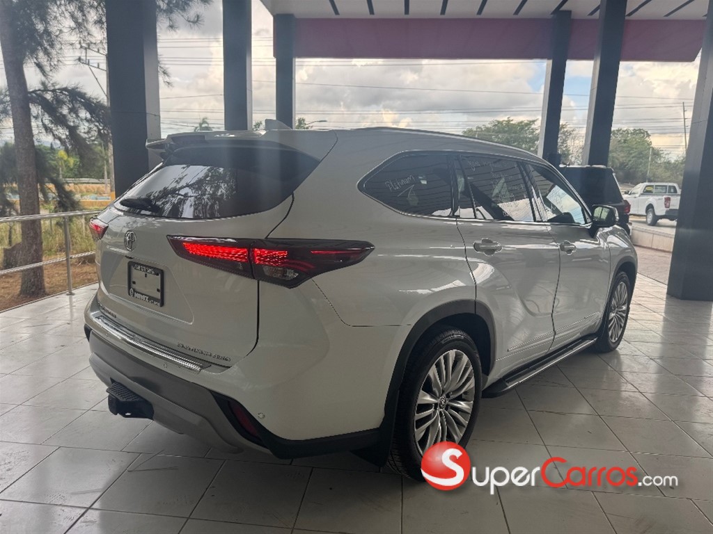 2024 Toyota Highlander Platinum — foto 4 / 12
