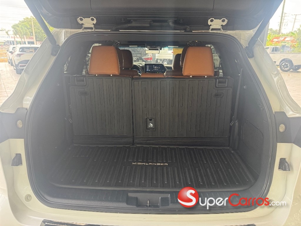 2024 Toyota Highlander Platinum — foto 7 / 12
