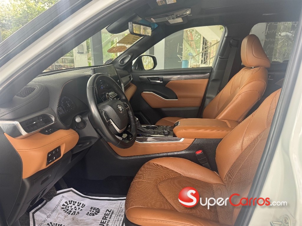 2024 Toyota Highlander Platinum — foto 12 / 12