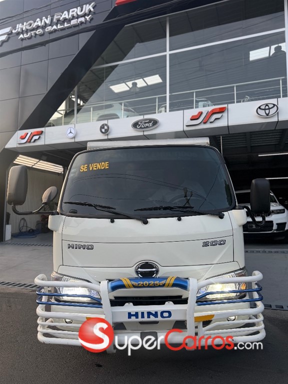 2025 Hino 200 — foto 2 / 10