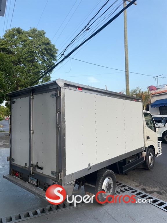 2025 Hino 200 — foto 4 / 10