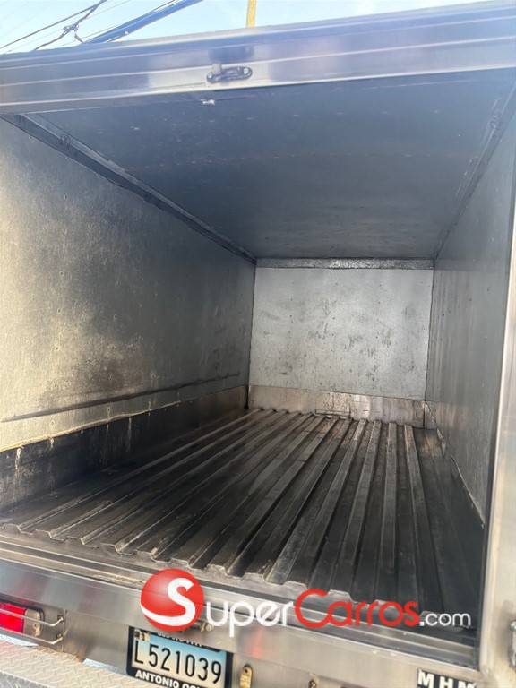 2025 Hino 200 — foto 6 / 10