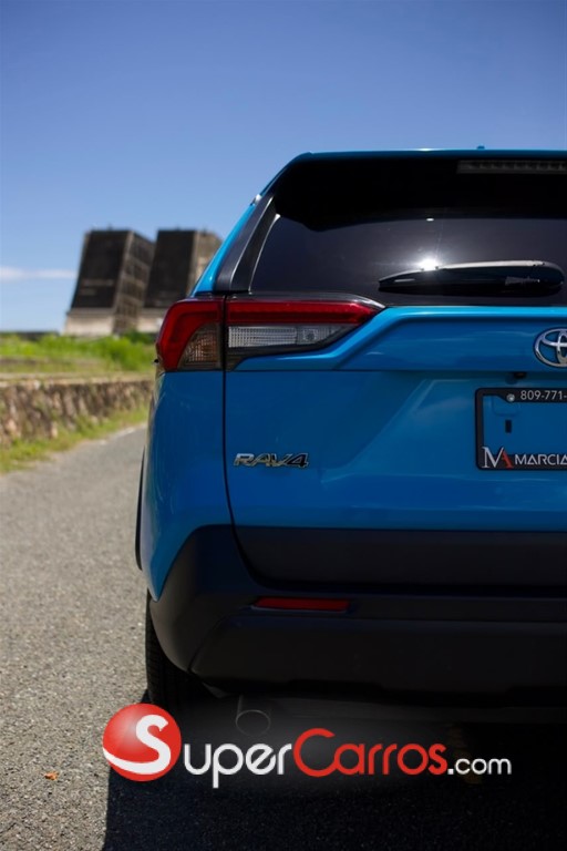 2019 Toyota RAV4 LE — foto 4 / 9