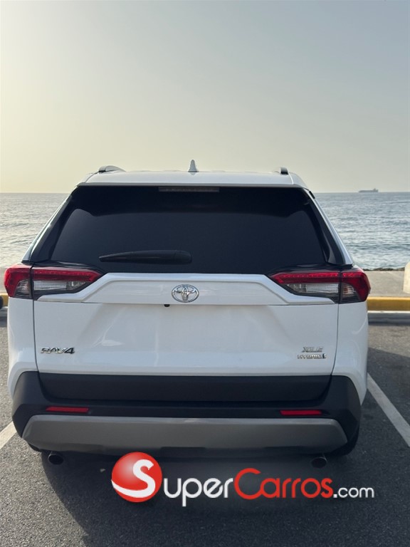 2025 Toyota RAV4 XLE Hybrid — foto 2 / 12