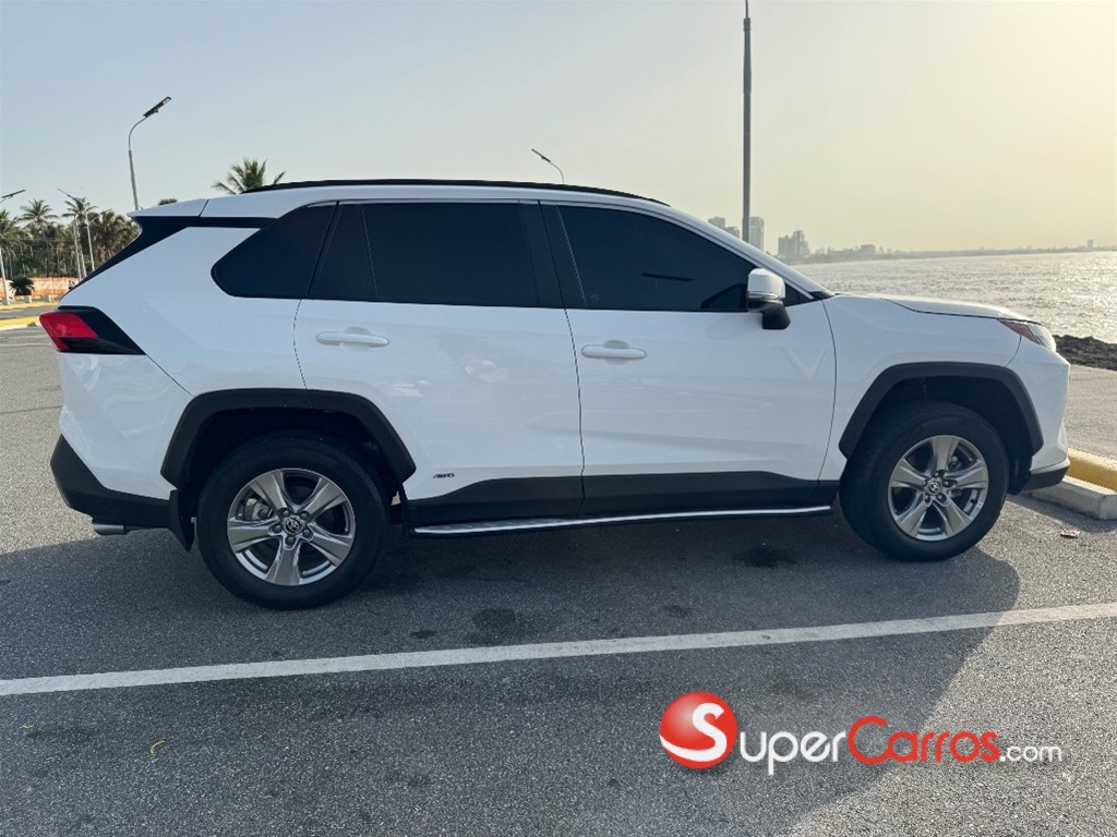 2025 Toyota RAV4 XLE Hybrid — foto 4 / 12