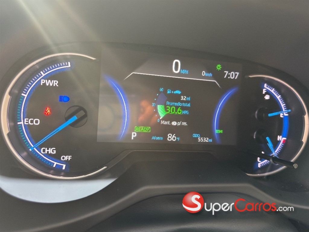 2025 Toyota RAV4 XLE Hybrid — foto 11 / 12