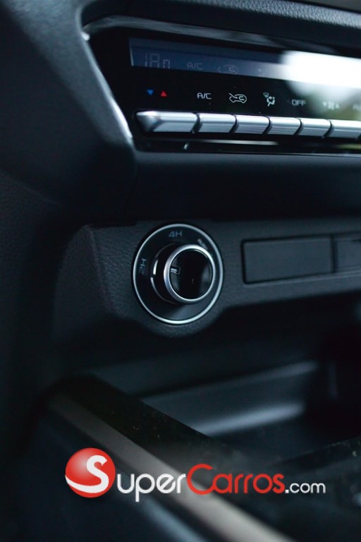 2027 Isuzu DMAX LS — foto 4 / 12