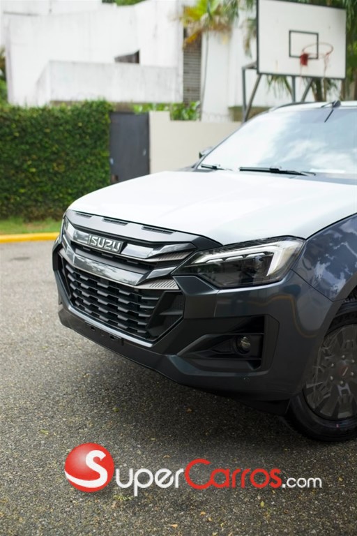 2027 Isuzu DMAX LS — foto 11 / 12