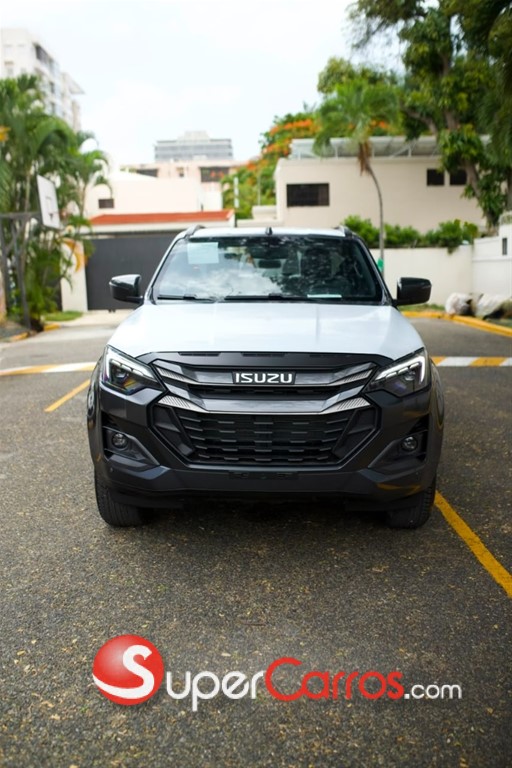 2027 Isuzu DMAX LS — foto 12 / 12