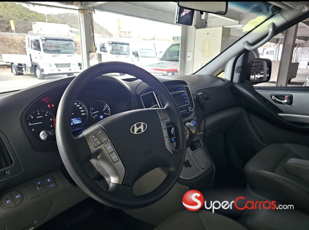 2017 Hyundai Grand Starex AMBULANCIA — foto 8 / 12