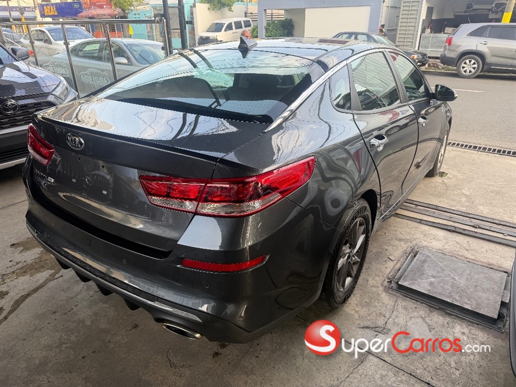 2020 Kia Optima FE — foto 6 / 12