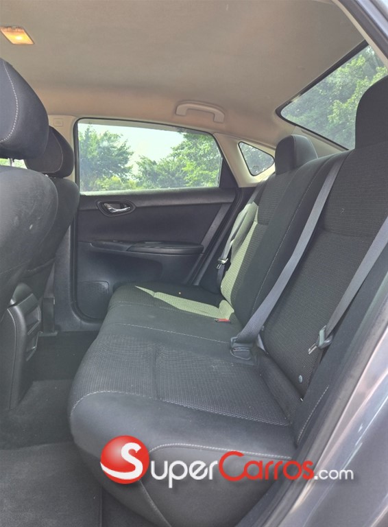 2019 Nissan Sentra SV — foto 8 / 11