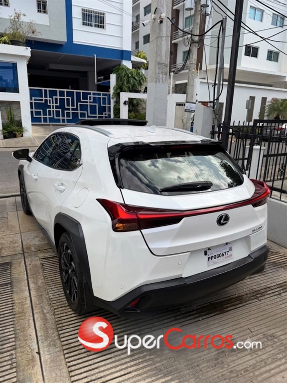 2020 Lexus UX 200 — foto 4 / 10