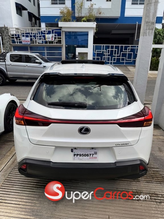 2020 Lexus UX 200 — foto 5 / 10