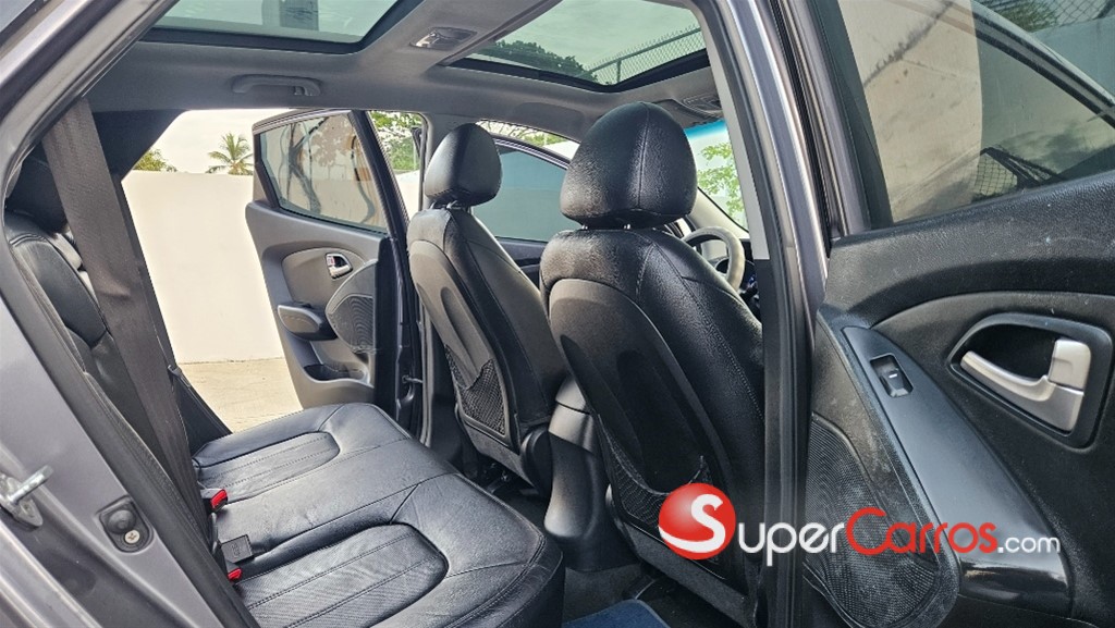 2012 Hyundai Tucson LIMITED — foto 7 / 8