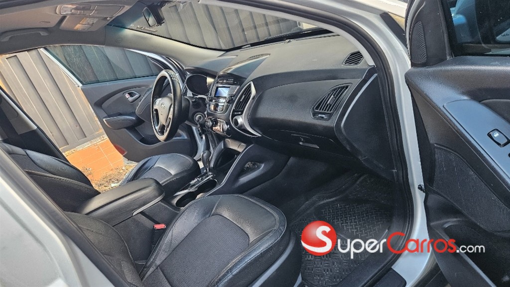 2011 Hyundai Tucson — foto 9 / 12