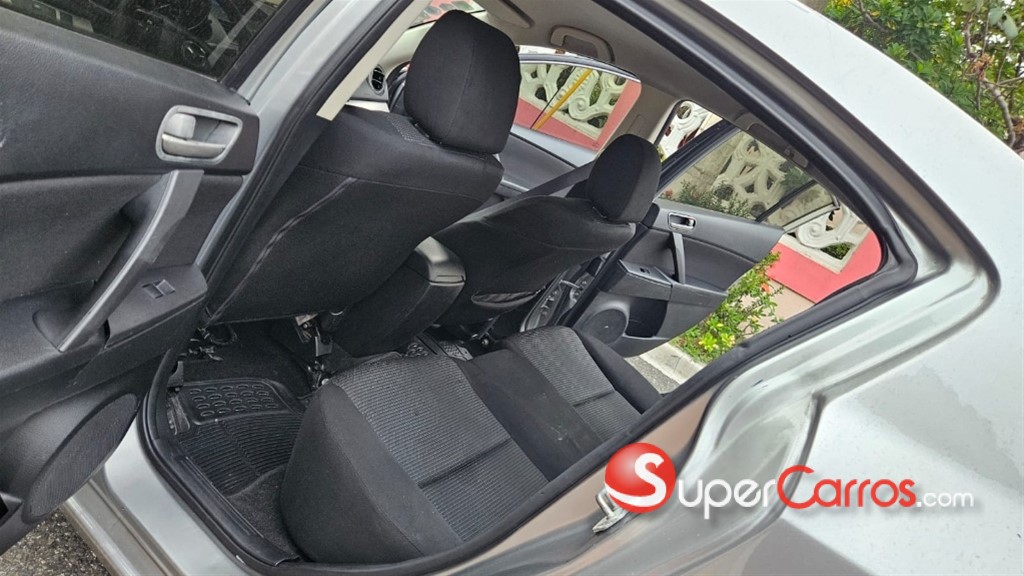 2013 Mazda 3 — foto 4 / 8