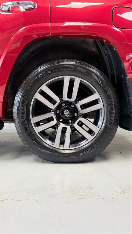2017 Toyota 4 Runner Limited — foto 3 / 12