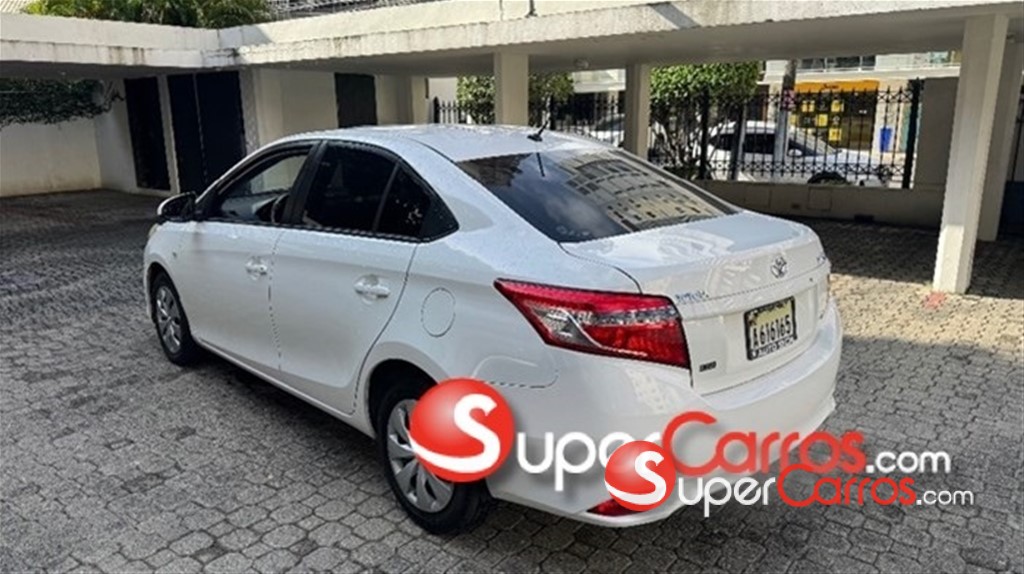 2014 Toyota Yaris — foto 7 / 9