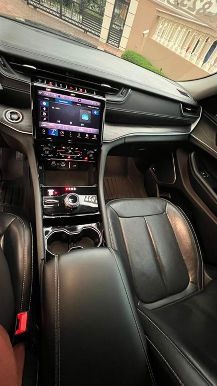 2023 Jeep Grand Cherokee — foto 6 / 8