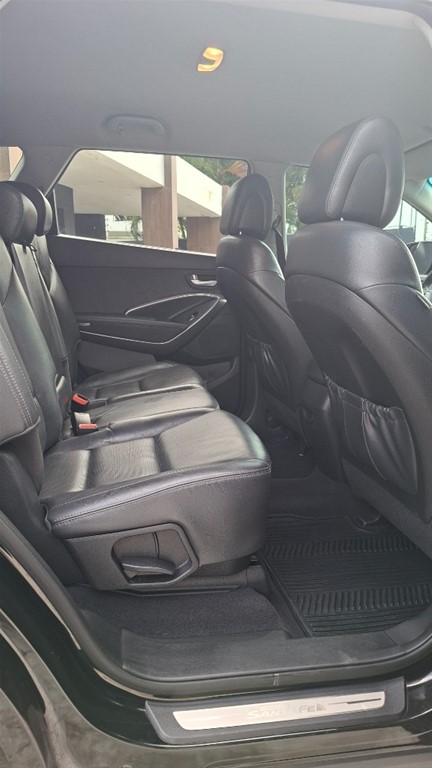 2016 Hyundai Grand Santa Fe GLS — foto 9 / 11