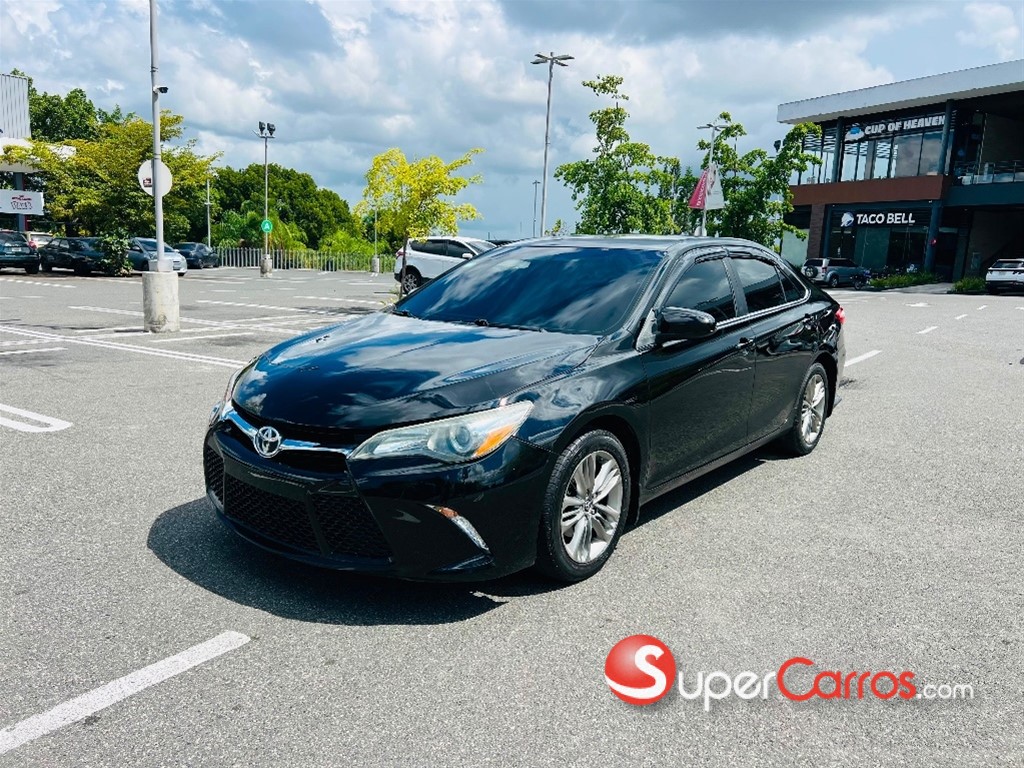 2015 Toyota Camry SE — foto 2 / 10