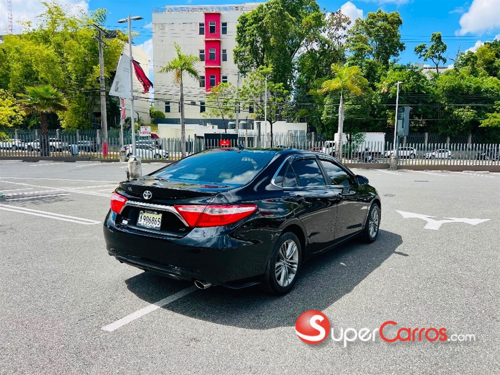 2015 Toyota Camry SE — foto 4 / 10